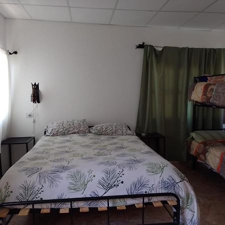 Hostal Los Faroles Chicoana Exterior photo